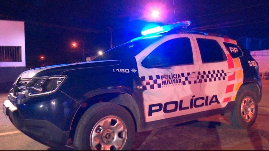 Discussão por causa de mulher durante bebedeira termina com homem esfaqueado por ‘amigo’ em cidade de MT