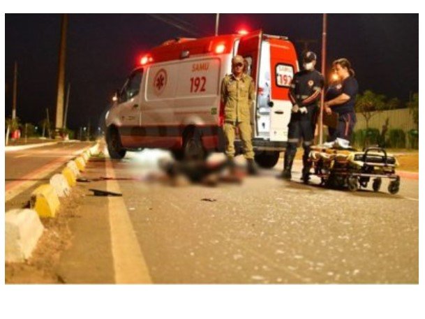 Piloto morre na hora ao rampar quebra-molas, cair e bater a cabeça