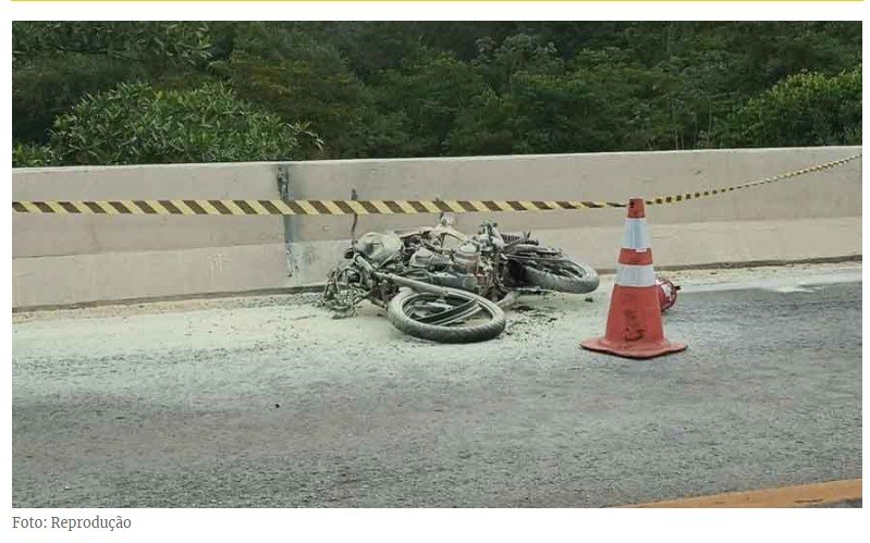 Motociclista morre ao colidir com carreta na BR-163