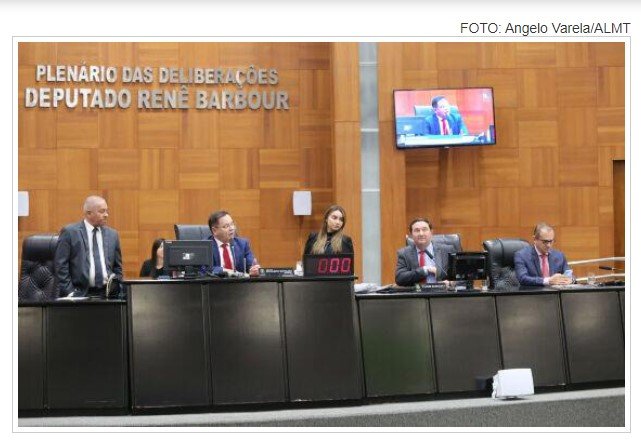 Deputados aprovam projeto que proíbe banheiros unissex em MT