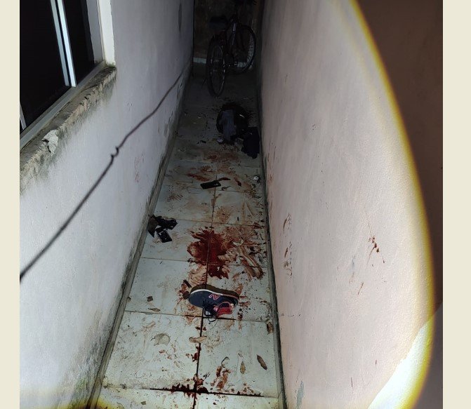 COLÍDER: Mais de 20 tiros numa Dupla Tentativa de Homicídio, agressor e vitima baleados gravemente. (Vídeo)
