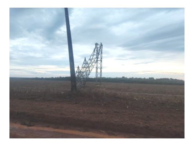 Temporal derruba quase 100 postes de energia e gera caos no Nortão de MT