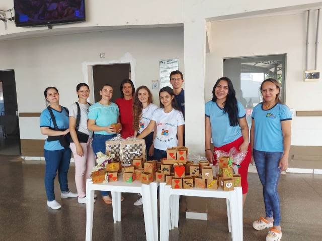 Projeto Oficina de Brinquedos da UNEMAT leva alegria para instituições beneficentes. (Fotos)