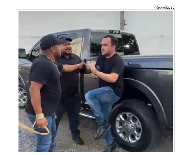 Justiça concede liberdade a dois acusados de integrar 'gangue do chicote'