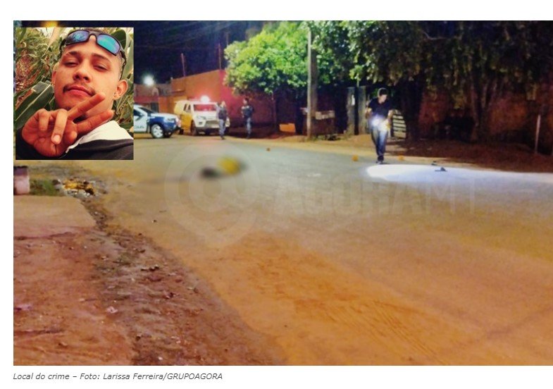 Jovem é executado a tiros após ser surpreendido por suspeitos na esquina de casa