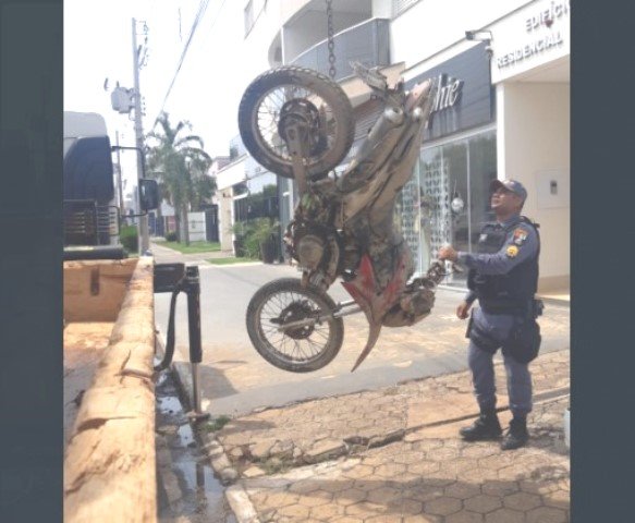 Policia Militar de Colíder recupera moto furtada em Peixoto de Azevedo/MT. (Fotos)