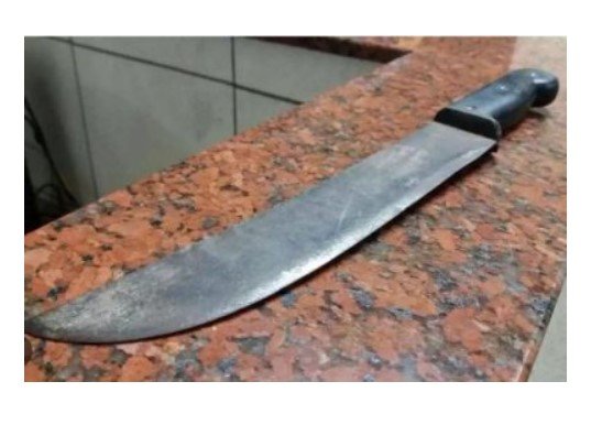 Após briga, idoso ataca enteada com golpes de facão na cabeça em MT
