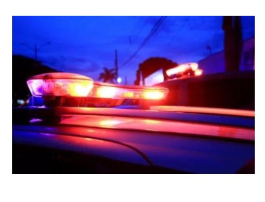 Homem tenta apartar briga de mulheres e acaba esfaqueado no braço
