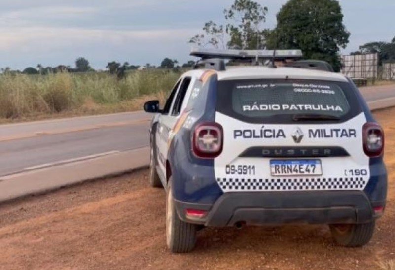 COLÍDER: Camionetes se chocam frontalmente na estrada vicinal.
