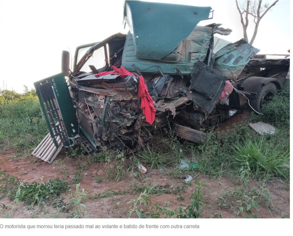 Colisão entres duas carretas mata motorista, destrói veículos e interdita rodovia estadual no norte de MT