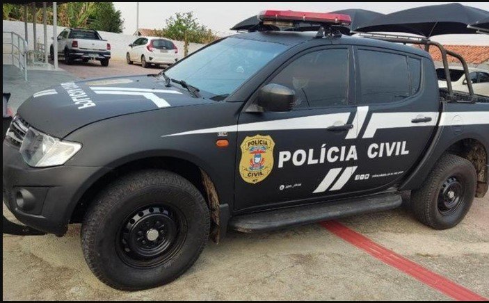 Motorista de transporte escolar é preso pela polícia por estuprar crianças de cinco e sete anos