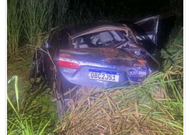 Motorista alcoolizado morre e deixa a mulher gravemente ferida em acidente em rodovia