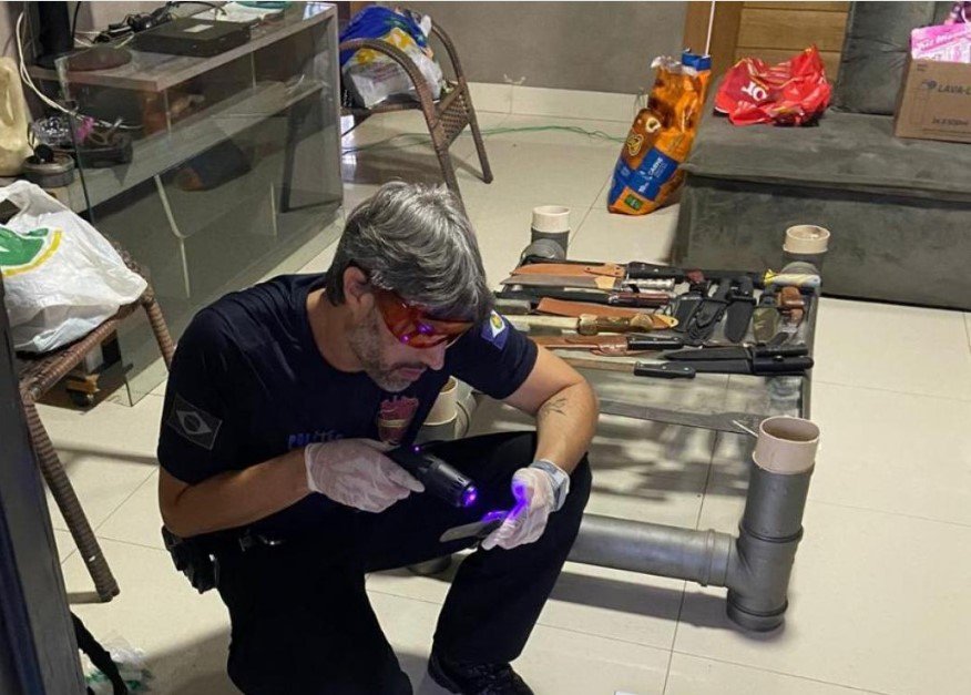 Polícia acha 30 facas em casa de acusado de envolvimento na morte de maranhenses