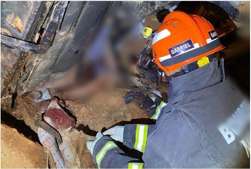 Homem de 39 anos morre preso às ferragens após tombar carreta na MT-322 em União do Norte.