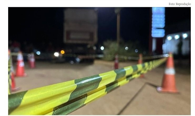 Motociclista bate em caçamba de carreta estacionada e morre em Sinop.