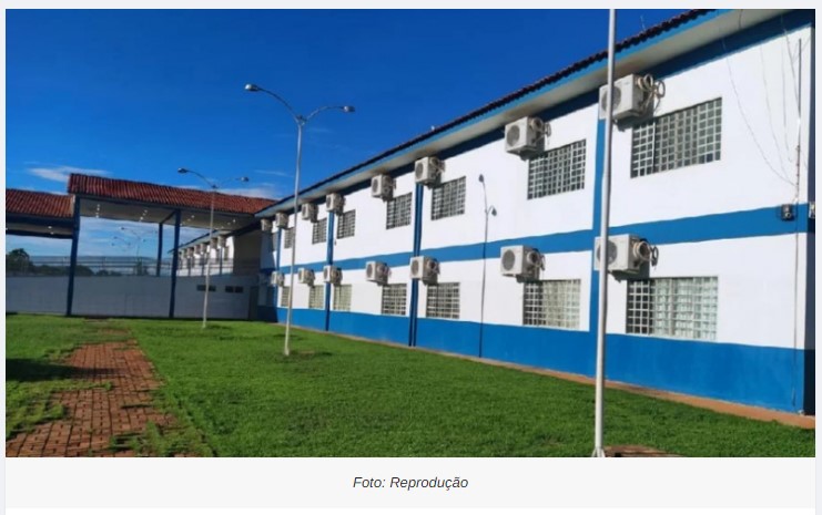 Professor em surto psicótico ameaça alunos e professores com estilete em escola estadual de MT