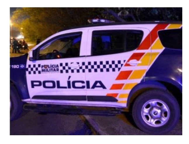 Homem invade festa com faca e acaba apanhando de foliões em MT