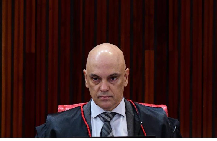 Moraes se irrita com relatório da PF sobre confusão em Roma