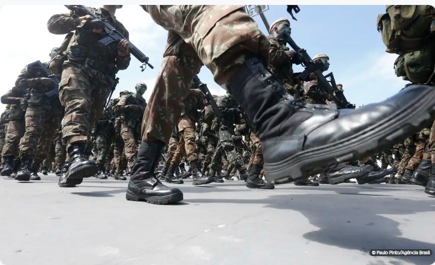 Pesquisadores apontam desgaste na imagem de militares após ações da PF