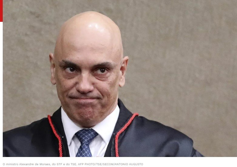 Moraes proíbe Bolsonaro de participar de atos das Forças Armadas.