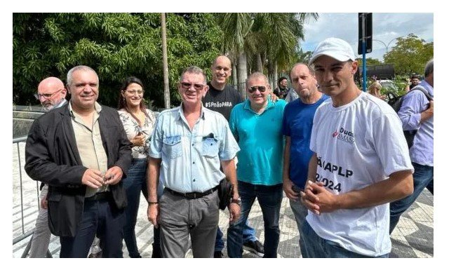 'Motoristas de app já não estão conseguindo ganhar mais de R$ 32 por hora', diz presidente de associação