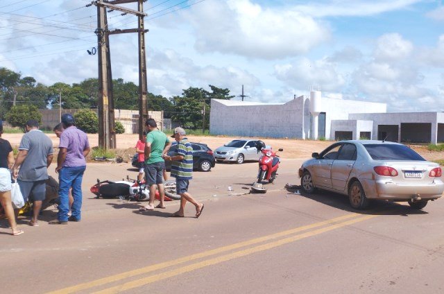 Guarda Municipal de Colíder registrou acidente entre veiculo e moto na MT-320. (Vídeo)