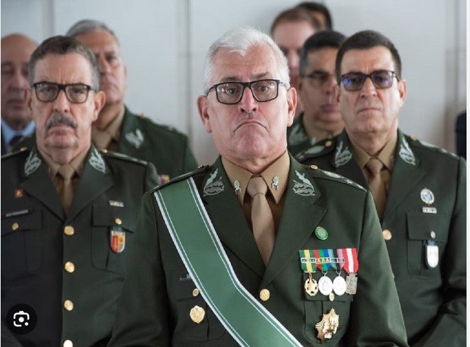 Em últimos dias no serviço ativo, nº 2 do Exército da duro aviso a generais recém promovidos: 'A utopia de um mundo pacífico'