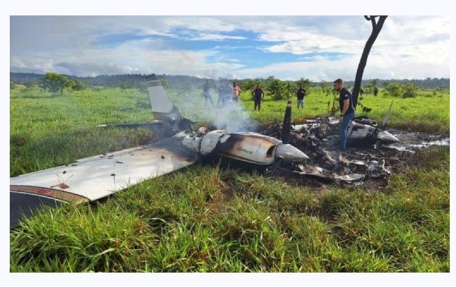 Traficantes destroem avião com drogas após serem interceptados pela FAB