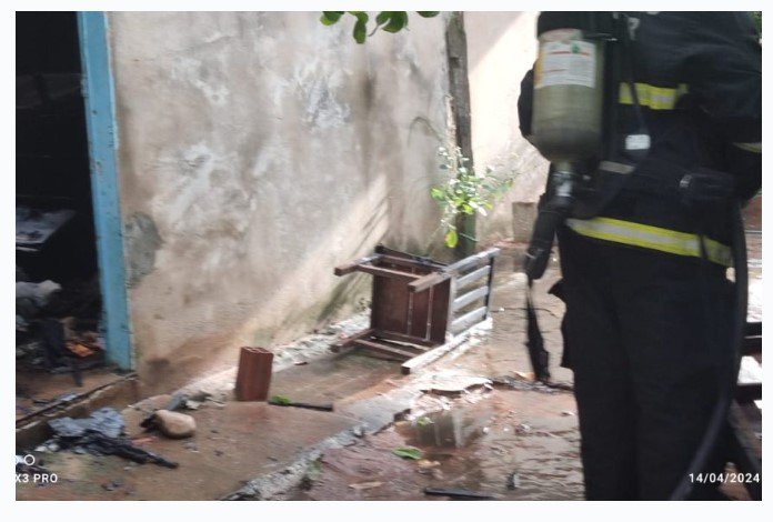 Mãe e filha são resgatadas de casa em chamas e sofrem queimaduras em Rondonópolis