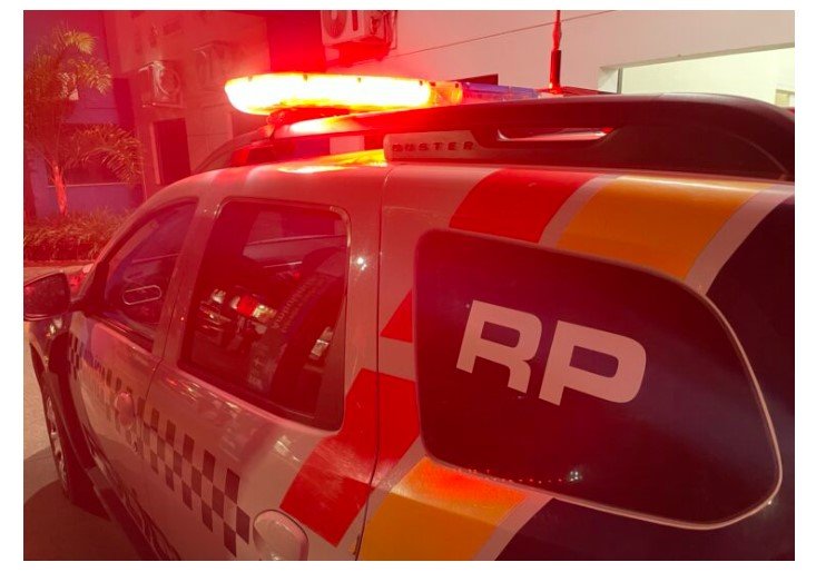 Sorriso: Adolescentes invadem casa, cagam no local, 'quebram tudo' e são apreendidos pela PM com simulacro de arma de fogo