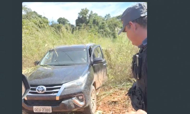 PM de Colíder recupera SW4 furtada em frente Faculdade UNIFAMA. (Fotos)