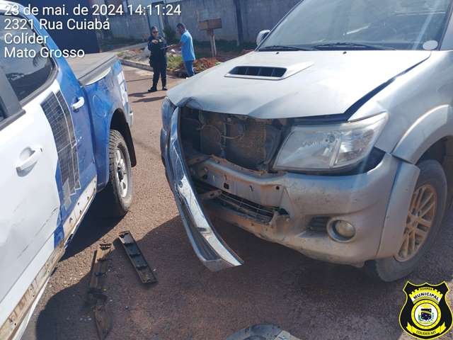 Camionetes se evolvem em acidente próximo do Fórum de Colíder (Fotos)