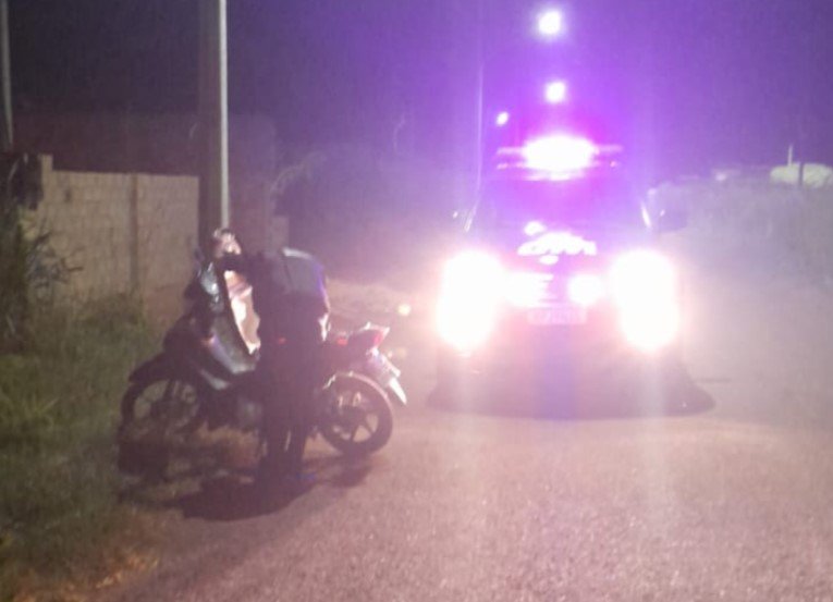 COLÍDER: Motocicleta furtada próximo Mercado Valeu e recuperada pela Guarda Municipal. (Fotos)