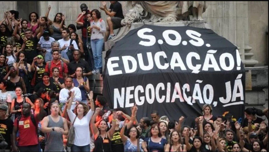 Grevistas da educação federal realizarão protesto em frente a UFMT na segunda