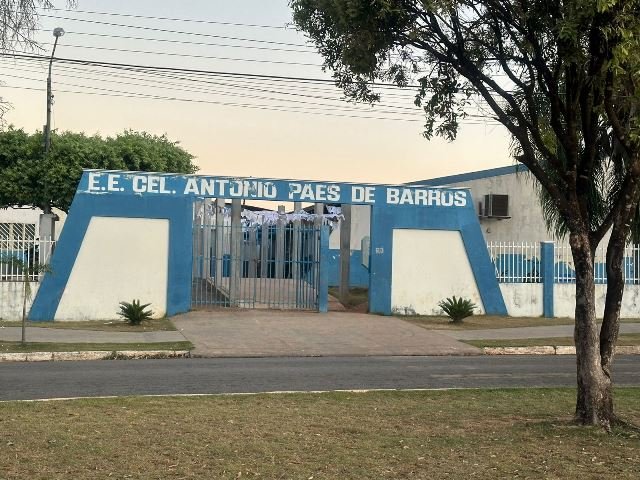 Funcionário de empresa em Colíder dá em cima de alunas dentro da escola e ameaça diretor, a policia o conduziu.