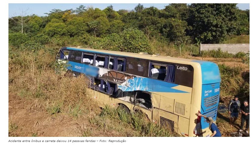 Batida frontal entre ônibus e carreta deixa 14 pessoas feridas na BR-163