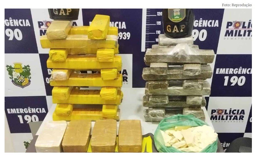 Carro fica sem combustível na BR-163 e PM encontra 50 kg de drogas