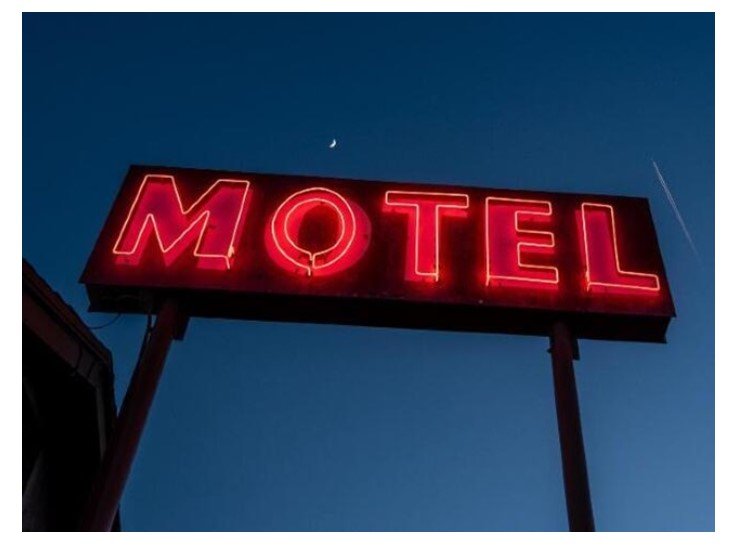 MT: Casal é preso após ser flagrado com criança, de 2 anos, dentro de motel