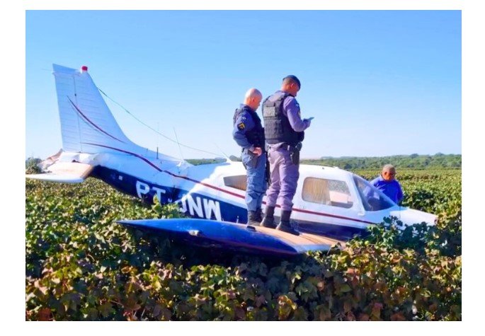 Avião cai em plantação de algodão em cidade de MT.