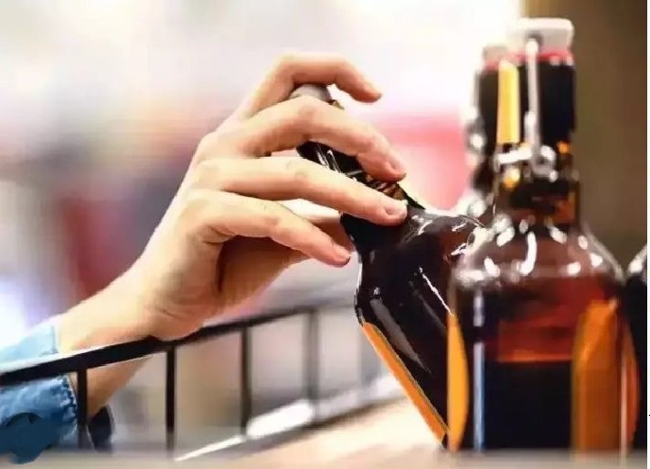 COLÍDER: Ladrão de whisky em conveniência de posto e preso pela PM.