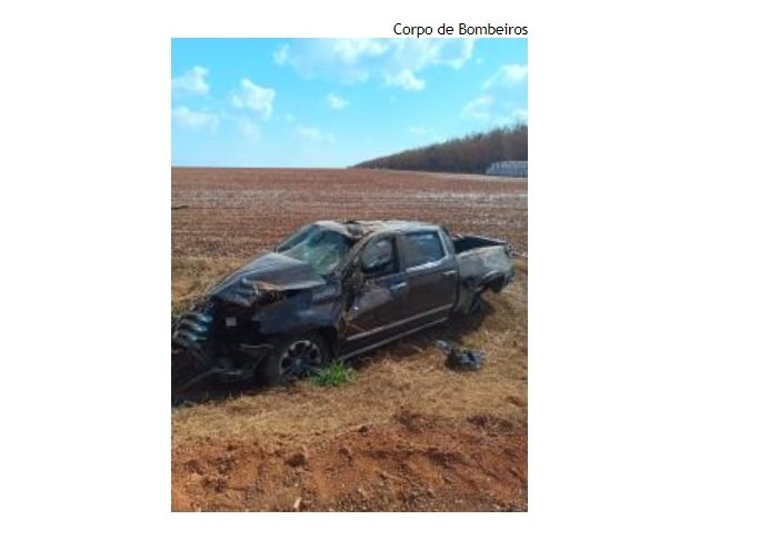 Motorista é arremessado em acidente e morre no local