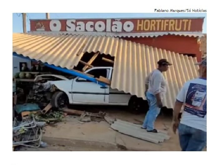 SINOP: Motociclista fica ferido ao ser atingido por carro; invadiu quitanda
