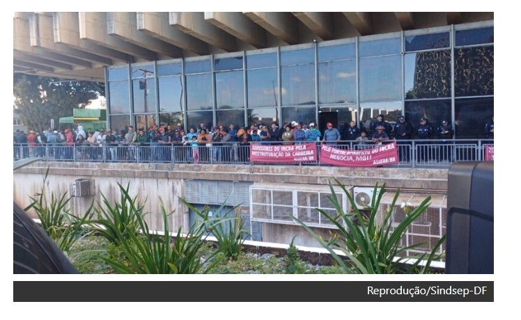 Servidores do Incra e ANU realizam ato conjunto em defesa da reforma agrária e valorização