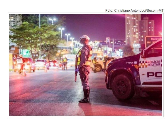 Homem leva mulheres para hotel, surta e as ameaça com arma em MT