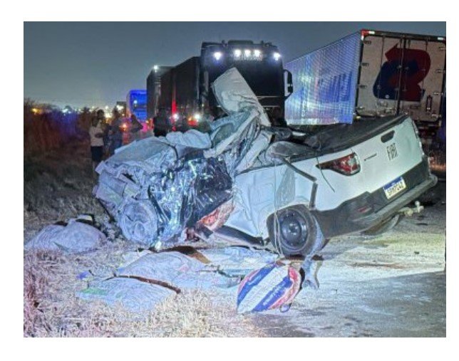 Motorista de 71 anos morre em batida entre Strada e carreta em VG