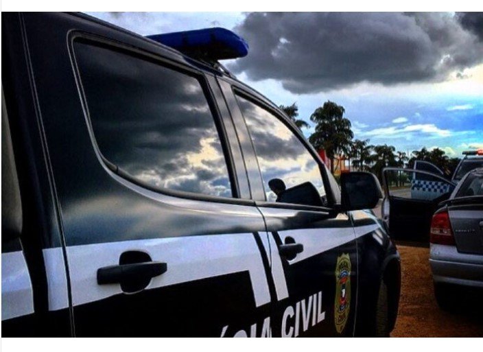 Suspeito de ameaçar matar esposa é morto a tiros ao tentar tomar arma de policial