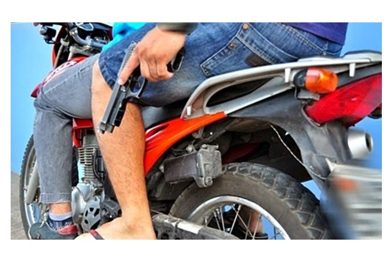 Criminosos em motocicleta roubam 16 malotes com dinheiro da MTU