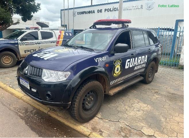 COLÍDER: Homem em visivel estado de embriages desacata e xinga agentes da GCM e acaba preso.