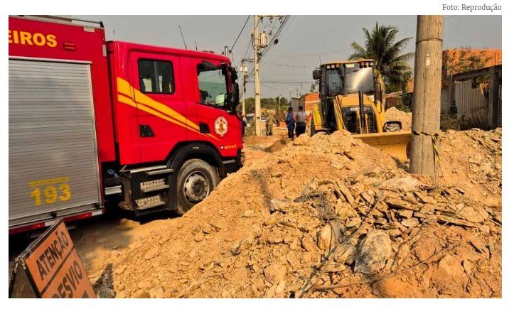 Bombeiros resgatam corpos de trabalhadores soterrados; um foi a óbito