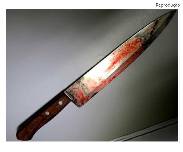 Mulher é esfaqueada no pescoço por companheiro na frente de filhos menores de idade